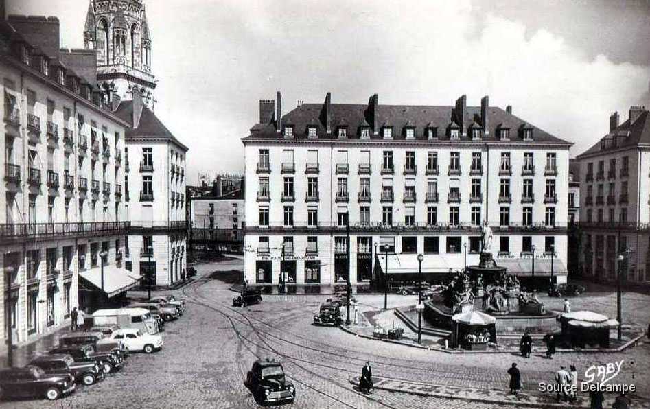 44 Nantes La Palce Royale II.jpg